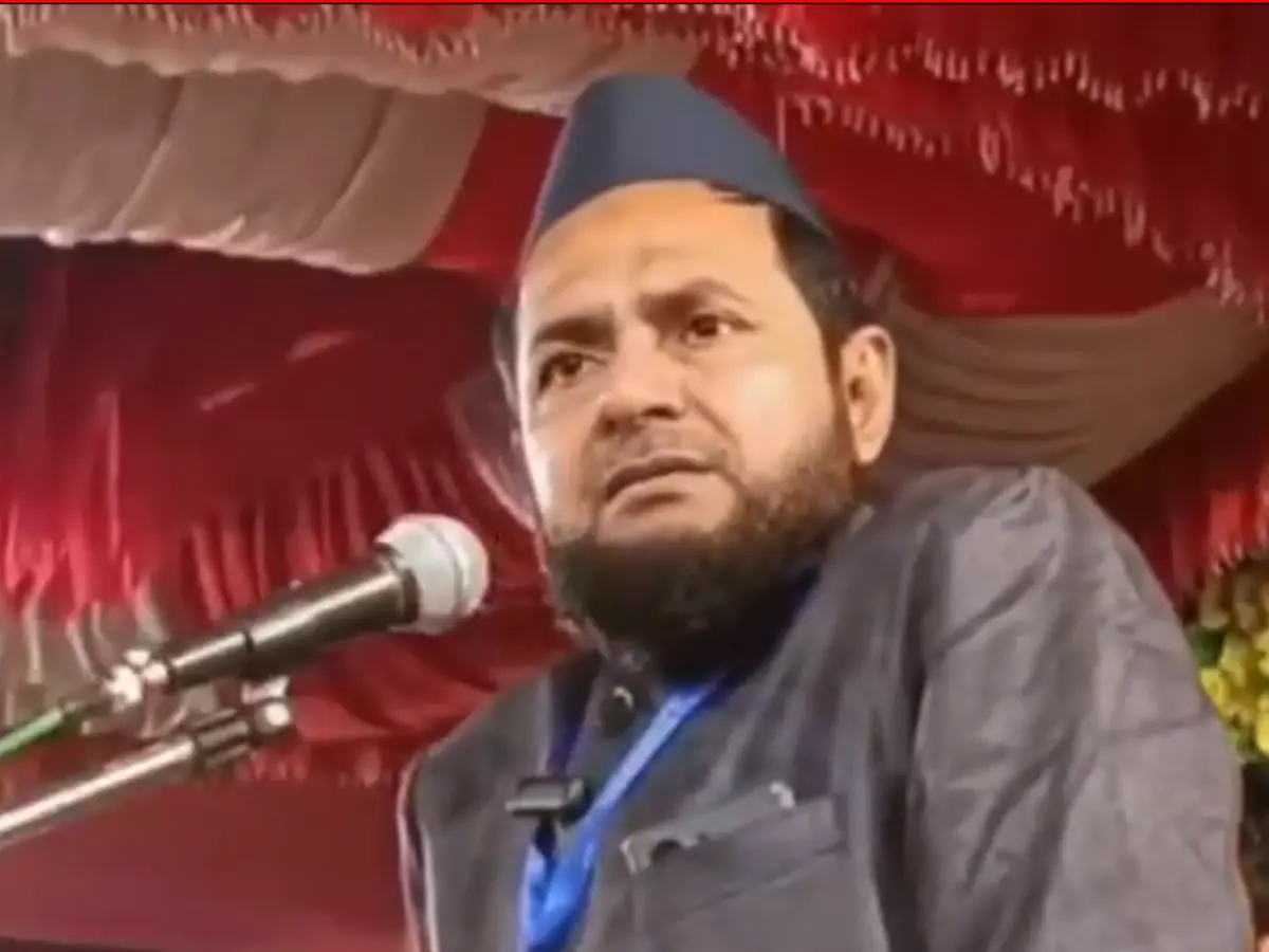 Muslim cleric says 'Lord Krishna offered namaz'. Seer calls to 'cut off' his tongue