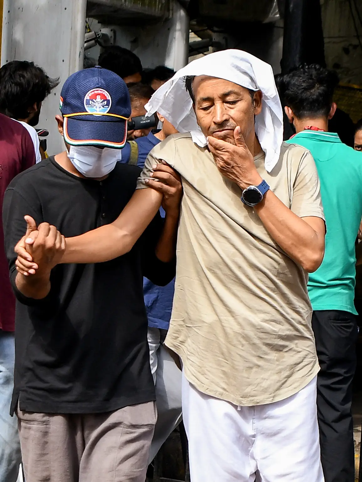 Sonam Wangchuk hospitalised as health deteriorates after 20-day hunger strike; Delhi Police asks protestors to 'peacefully' vacate Jantar Mantar