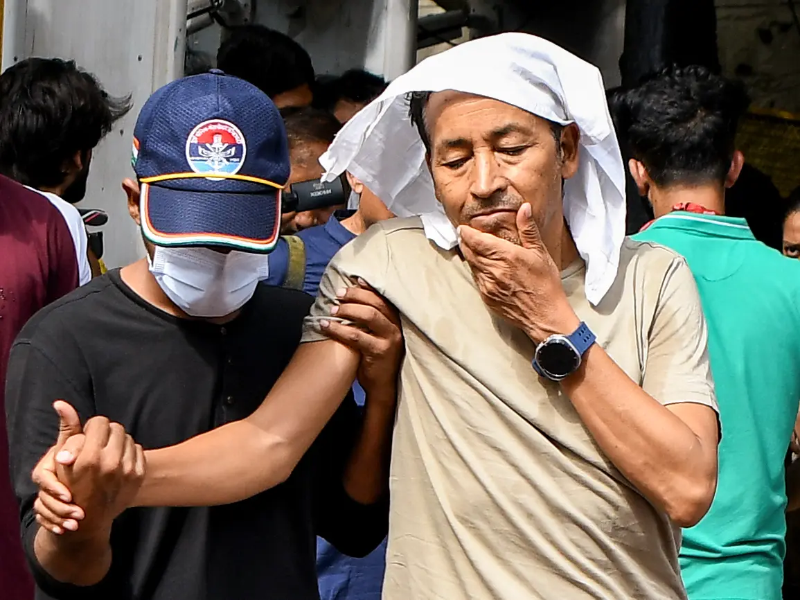 Sonam Wangchuk hospitalised as health deteriorates after 20-day hunger strike; Delhi Police asks protestors to 'peacefully' vacate Jantar Mantar Sonam Wangchuk hospitalised as health deteriorates after 20-day hunger strike; Delhi Police asks protestors to 'peacefully' vacate Jantar Mantar