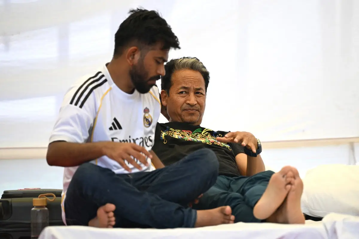 Abhijeet Dipke announces indefinite hunger strike after Sonam Wangchuk shifted to hospital
