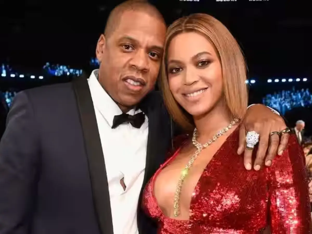 Beyoncé and Jay-Z's East Hampton property breached after man drives through gate Beyoncé and Jay-Z's East Hampton property breached after man drives through gate