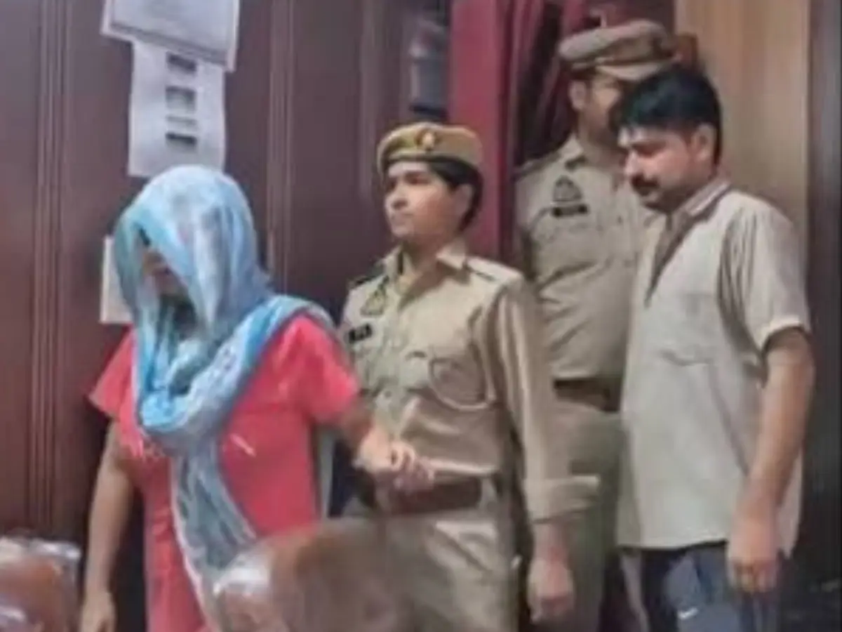 UP woman, alleged lover kill husband by releasing venomous snake into his bed UP woman, alleged lover kill husband by releasing venomous snake into his bed