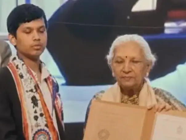 UP BTech gold medalist dies by suicide after failing in nearly 50 govt job attempts, leaves note for father UP BTech gold medalist dies by suicide after failing in nearly 50 govt job attempts, leaves note for father
