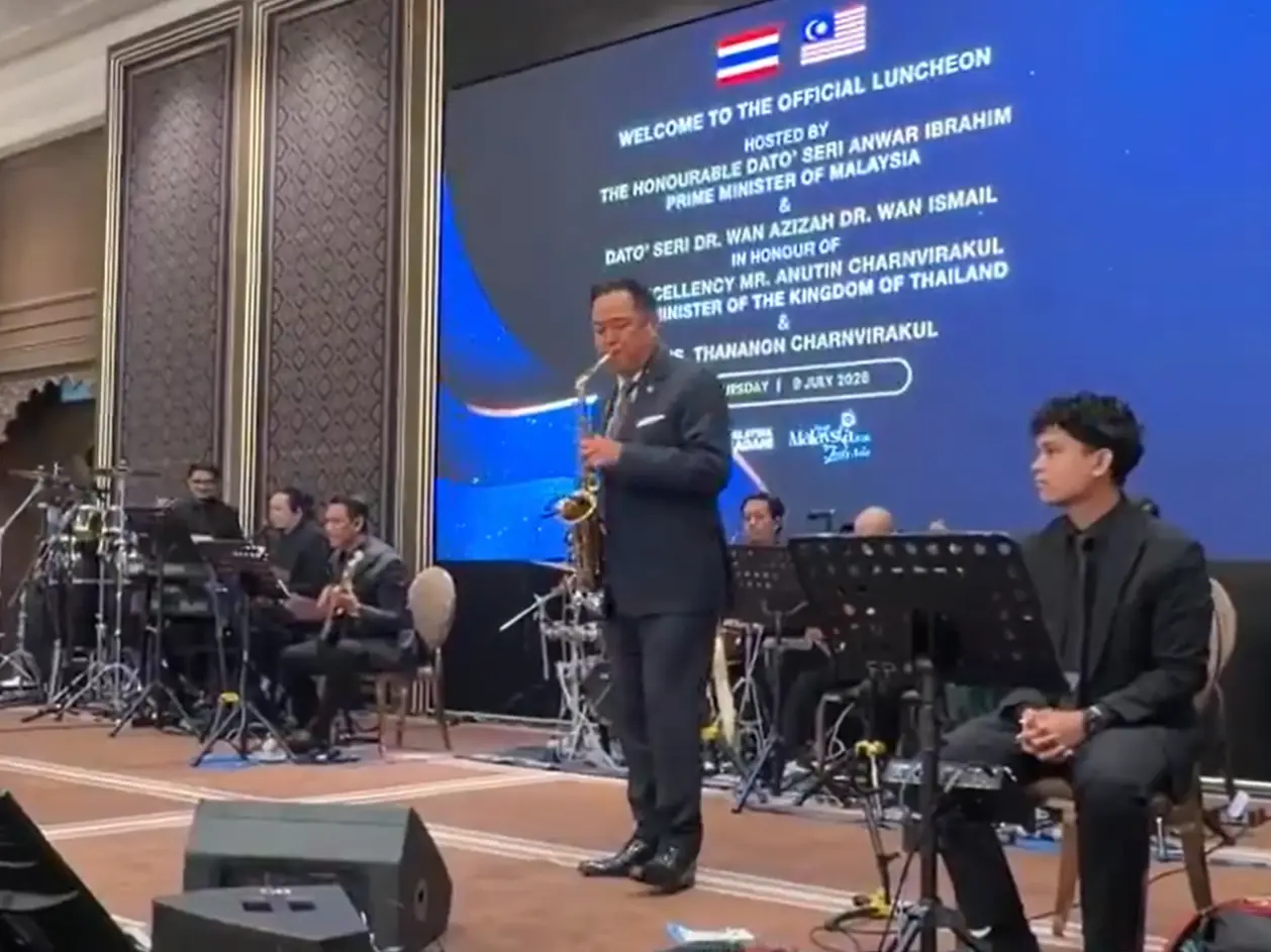 Thai PM stuns Beijing with iconic Teresa Teng song at lunch during historic China visit Thai PM stuns Beijing with iconic Teresa Teng song at lunch during historic China visit