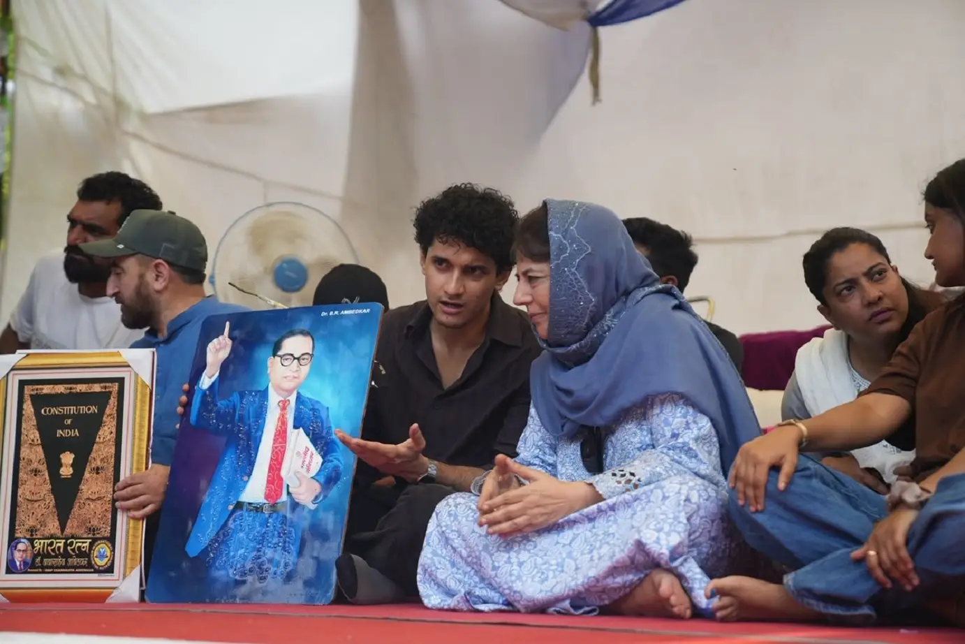 ‘Your protest is the ultimate NEET exam,’ Mehbooba Mufti tells students at Jantar Mantar