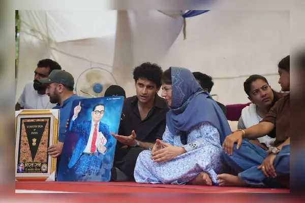 ‘Your protest is the ultimate NEET exam,’ Mehbooba Mufti tells students at Jantar Mantar ‘Your protest is the ultimate NEET exam,’ Mehbooba Mufti tells students at Jantar Mantar