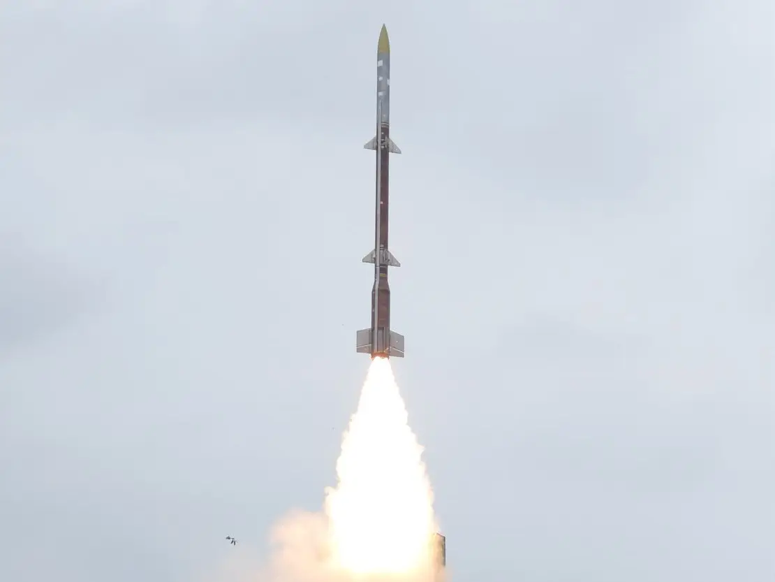 Major defence breakthrough: DRDO test-fires Kusha LRSAM system, hits simulated target Major defence breakthrough: DRDO test-fires Kusha LRSAM system, hits simulated target