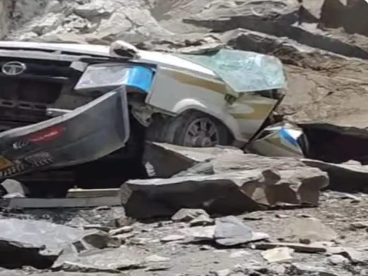 At least 13 killed as boulders fall on taxi at Himachal's Lahaul-Spiti At least 13 killed as boulders fall on taxi at Himachal's Lahaul-Spiti