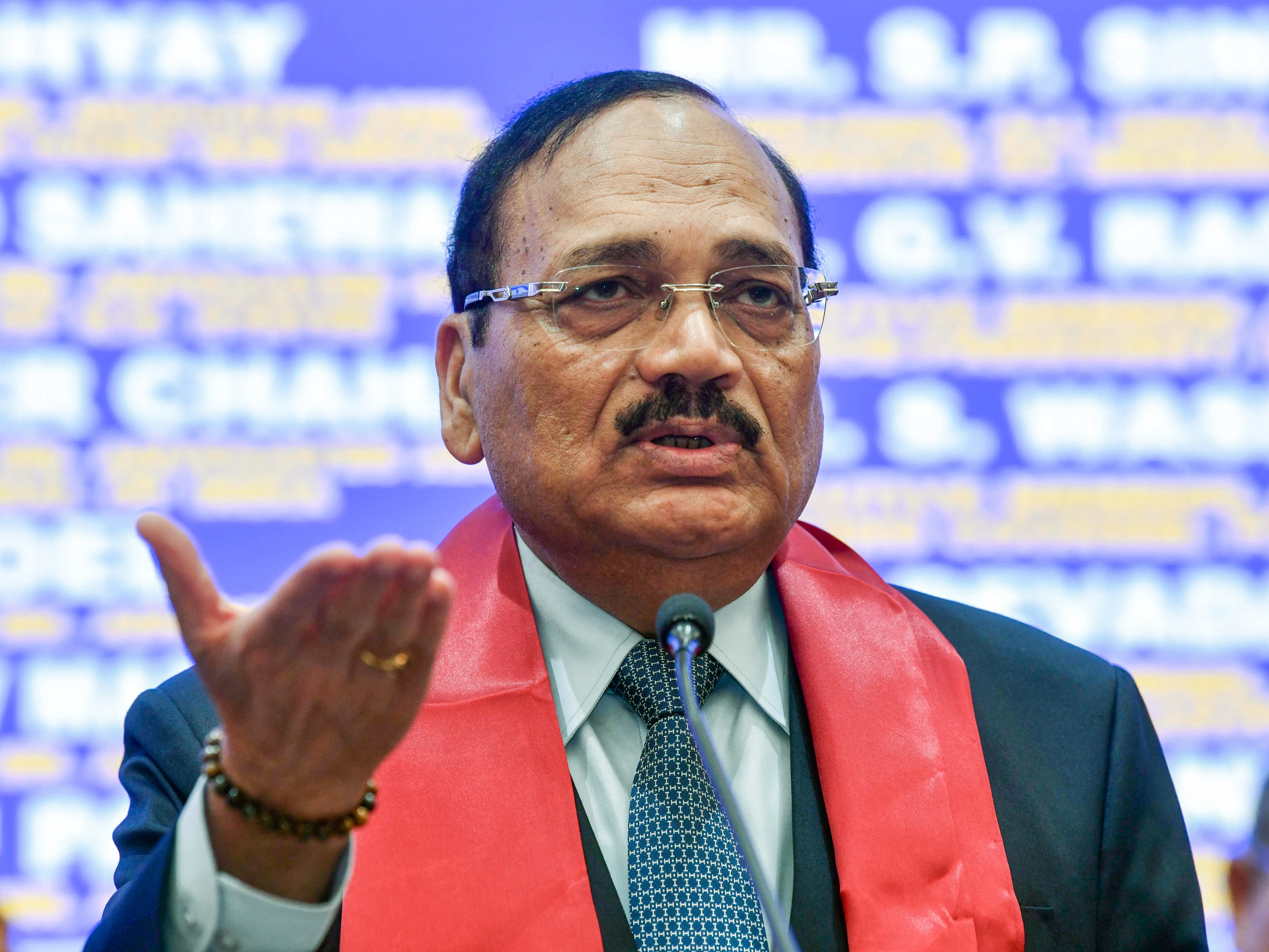 NALSAR graduates spared? BCI withdraws controversial bar enrolment order hours after blocking 2026 graduates over CJI 'cockroach' row NALSAR graduates spared? BCI withdraws controversial bar enrolment order hours after blocking 2026 graduates over CJI 'cockroach' row