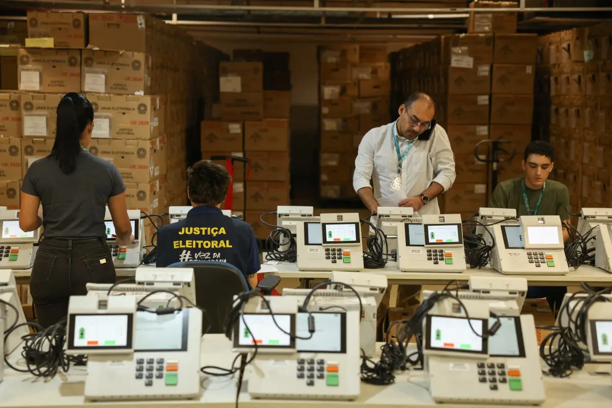 Brazil denies visas to US officials amid fears of meddling in upcoming presidential election