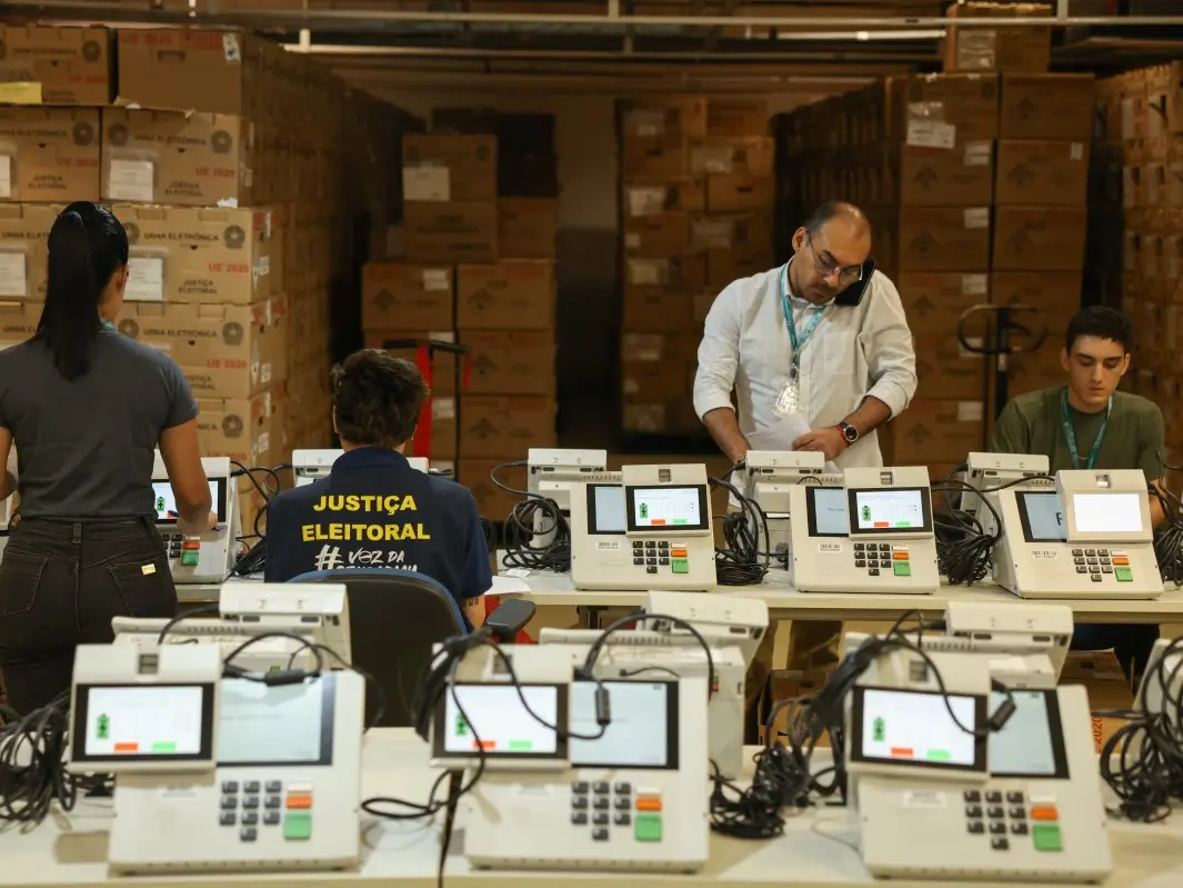 Brazil denies visas to US officials amid fears of meddling in upcoming presidential election Brazil denies visas to US officials amid fears of meddling in upcoming presidential election