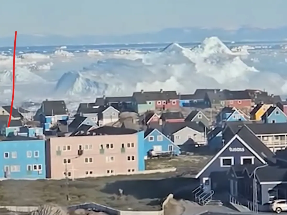Giant iceberg flips violently near Greenland exposing its underside - 'I didn't know they could do that' Giant iceberg flips violently near Greenland exposing its underside - 'I didn't know they could do that'