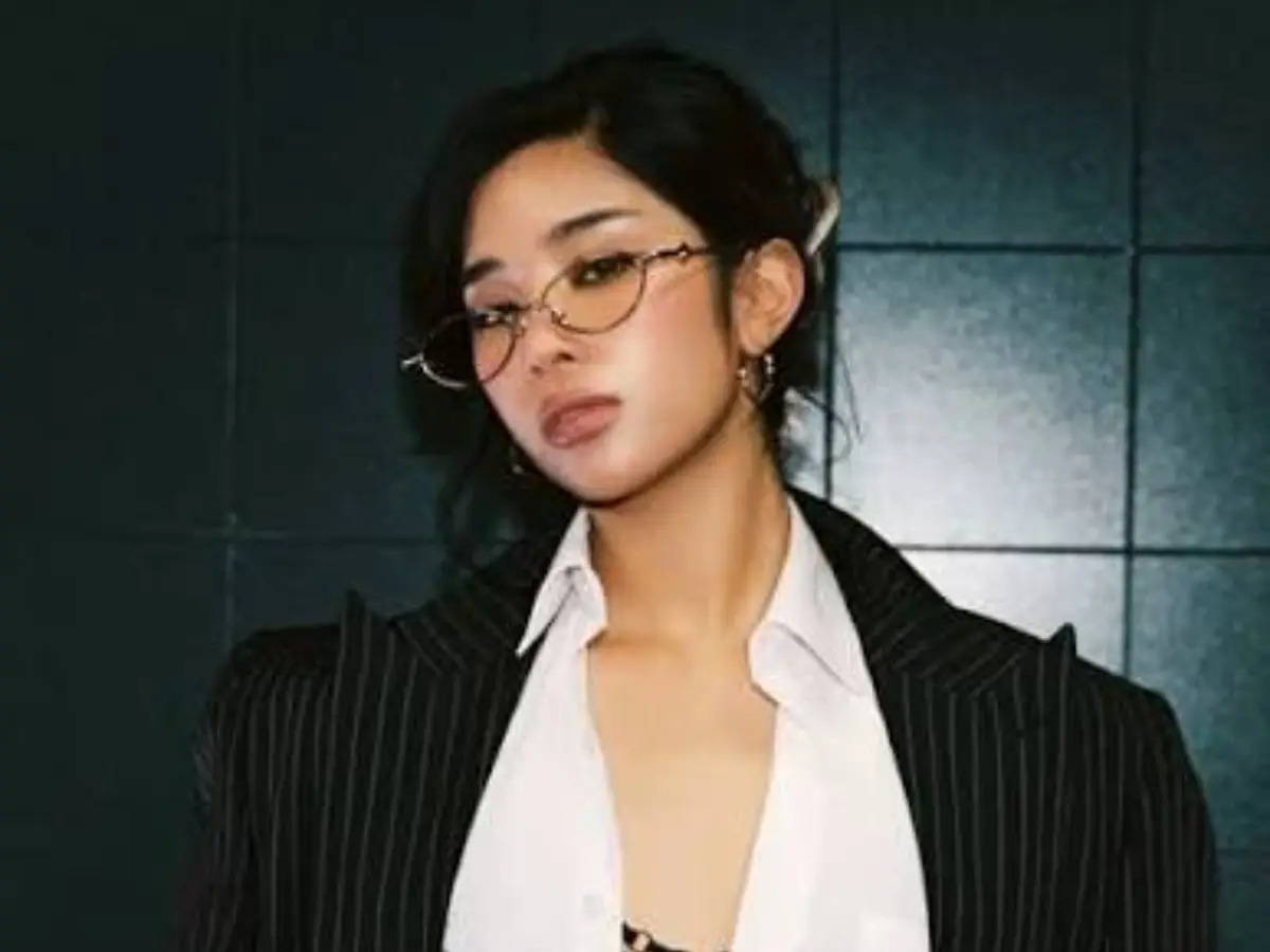 KATSEYE's Sophia addresses online hate amid vacation photo controversy