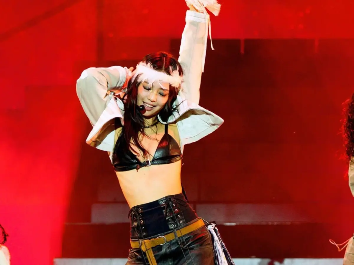 BLACKPINK's Jennie sparks fan frenzy solo Lollapalooza debut in Chicago | Watch BLACKPINK's Jennie sparks fan frenzy solo Lollapalooza debut in Chicago | Watch