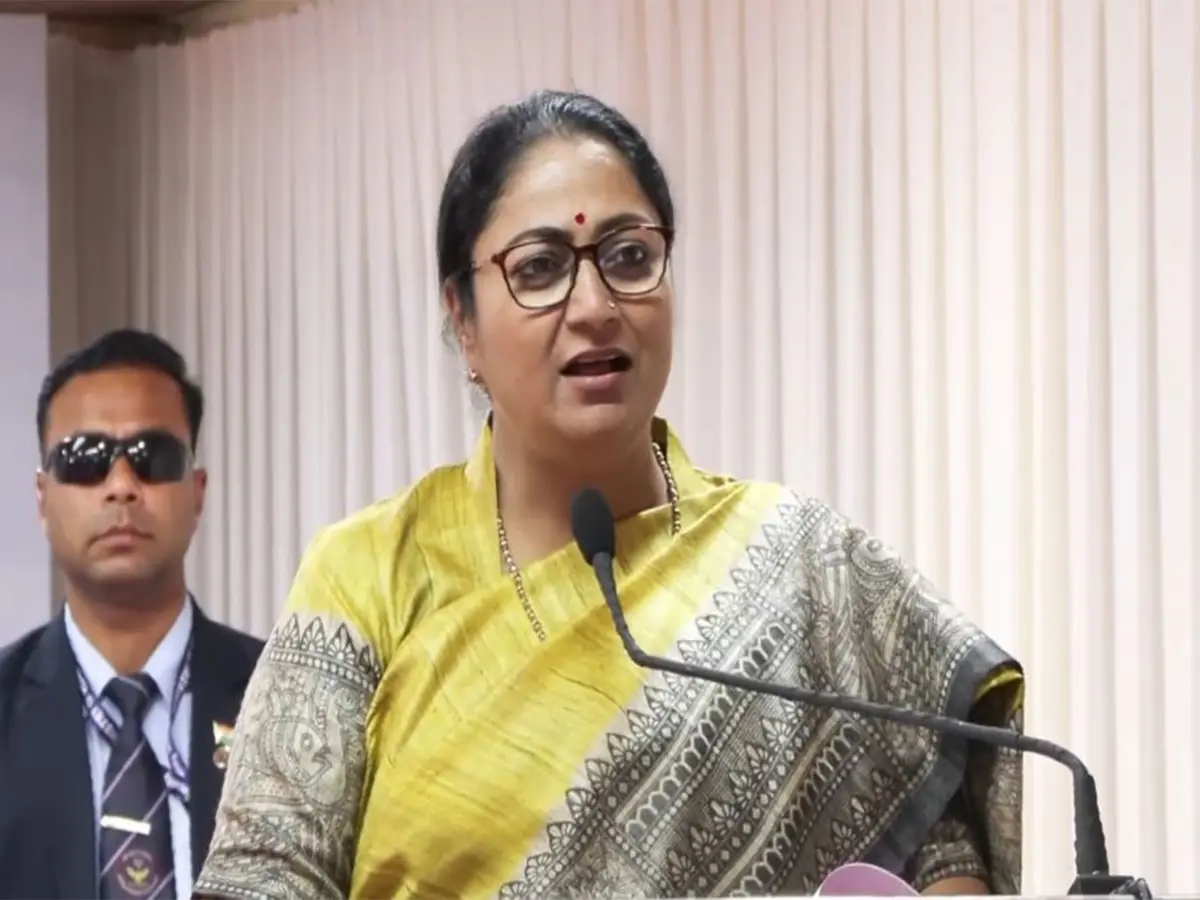 Promoting sustainable waste: Delhi CM Rekha Gupta inaugurates donation centre for old clothes Promoting sustainable waste: Delhi CM Rekha Gupta inaugurates donation centre for old clothes