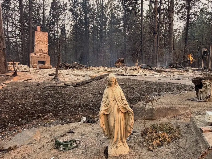Spokane wildfires leave 700 structures destroyed, 64,000 under evacuation orders
