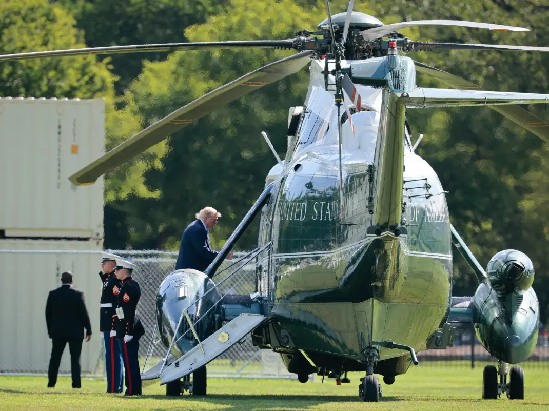 Did Trump's helicopter nearly collide with a passenger jet? US launches probe Did Trump's helicopter nearly collide with a passenger jet? US launches probe