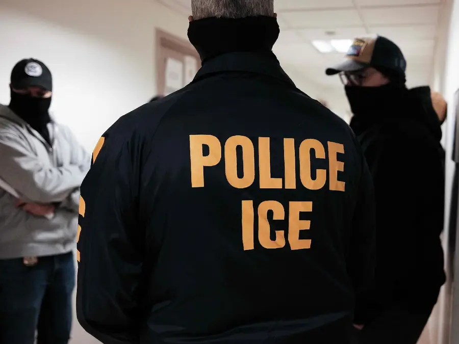 Trump to equip ICE agents with gloves that can give electric shock to 'illegal' immigrants | Gravitas