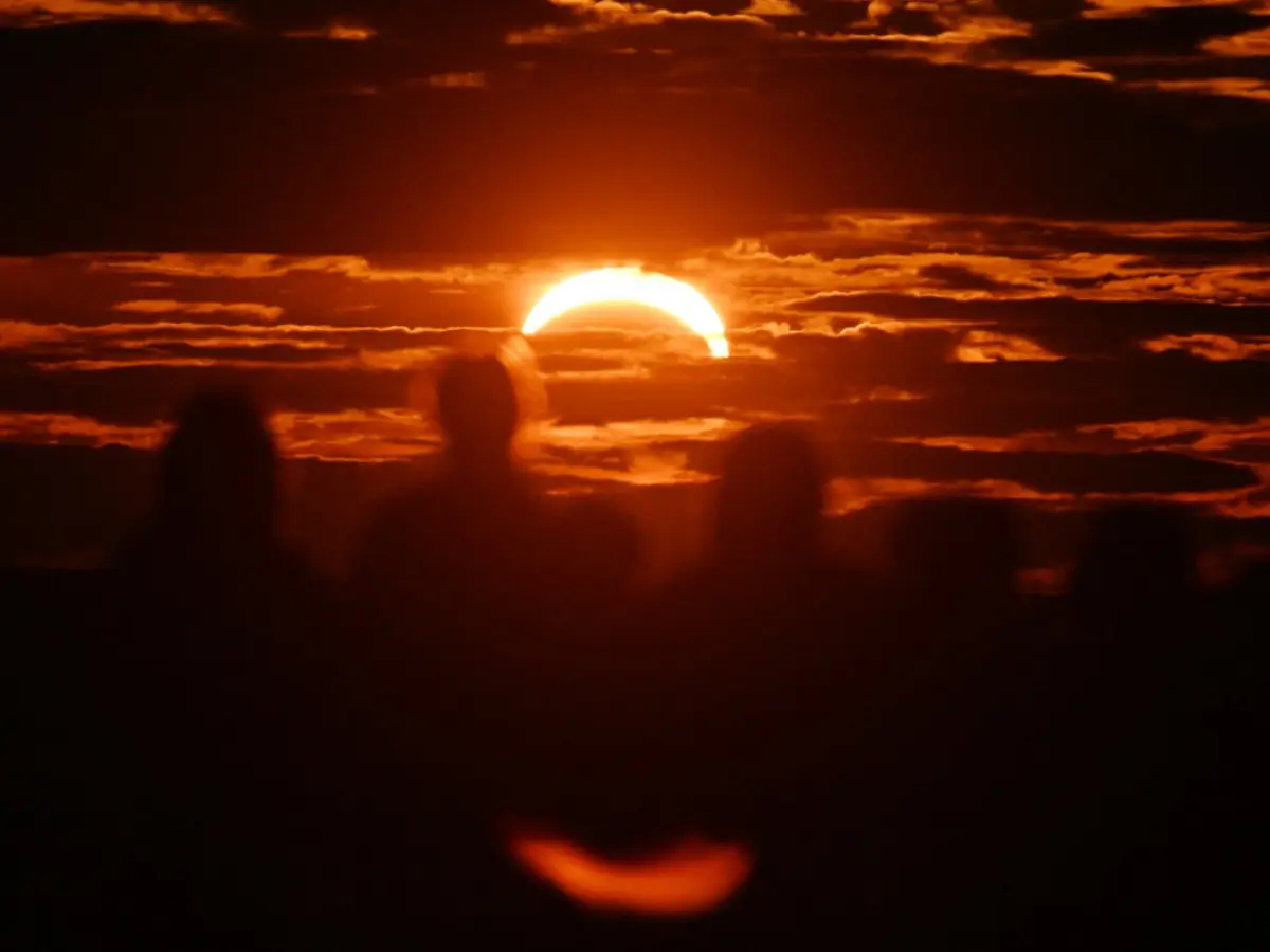 Google searches for 'eyes hurt' see sharp spike after solar eclipse - 'I think I'm going blind' Google searches for 'eyes hurt' see sharp spike after solar eclipse - 'I think I'm going blind'