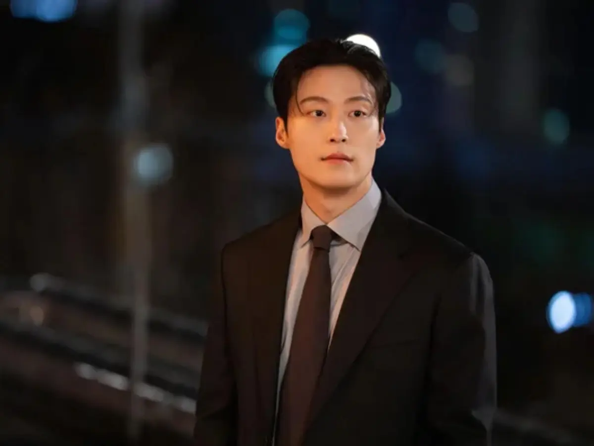 My Royal Nemesis star Heo Nam Jun in talks to lead webtoon-based K-drama Currency Reform My Royal Nemesis star Heo Nam Jun in talks to lead webtoon-based K-drama Currency Reform