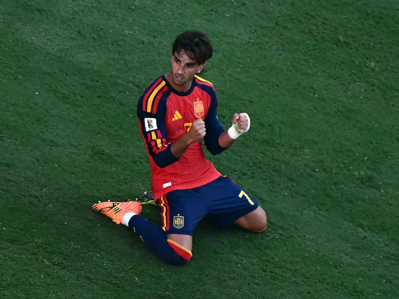 PSG sign World Cup hero Ferran Torres from Barcelona PSG sign World Cup hero Ferran Torres from Barcelona