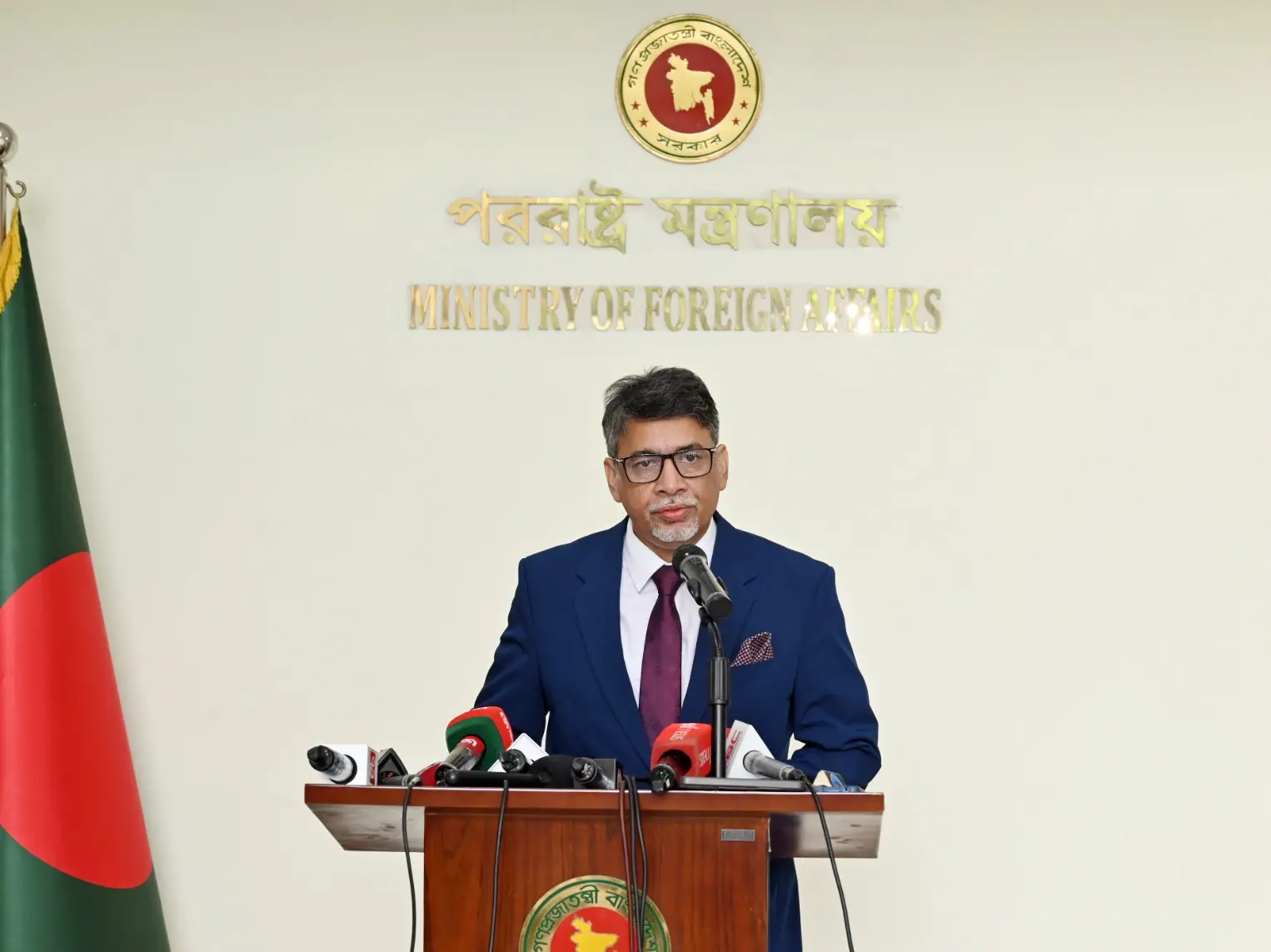 Dhaka says ‘propitious environment’ needed for Bangladesh PM Rahman’s India visit; restates Hasina extradition demand Dhaka says ‘propitious environment’ needed for Bangladesh PM Rahman’s India visit; restates Hasina extradition demand