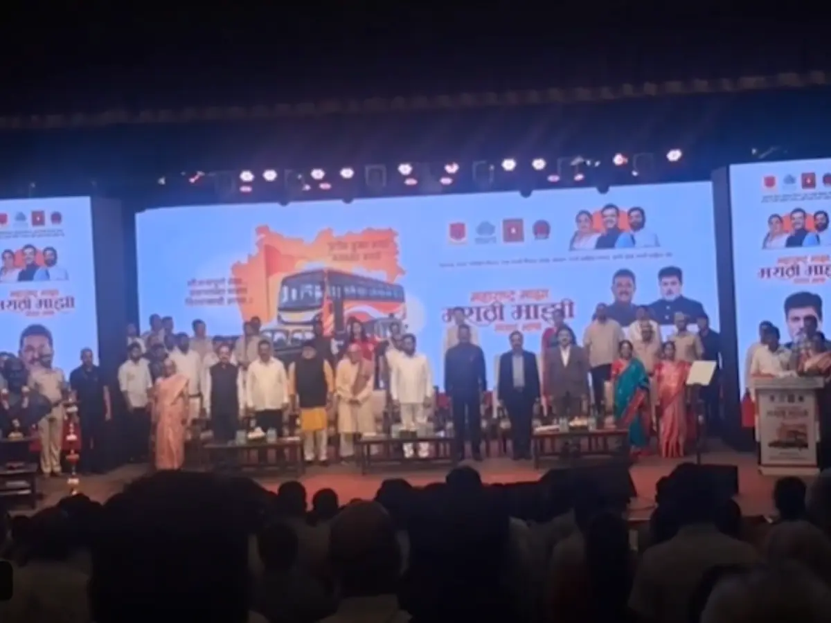 Lata Mangeshkar’s Vande Mataram plays by mistake at Eknath Shinde event, audience stands for 4 minutes | Watch