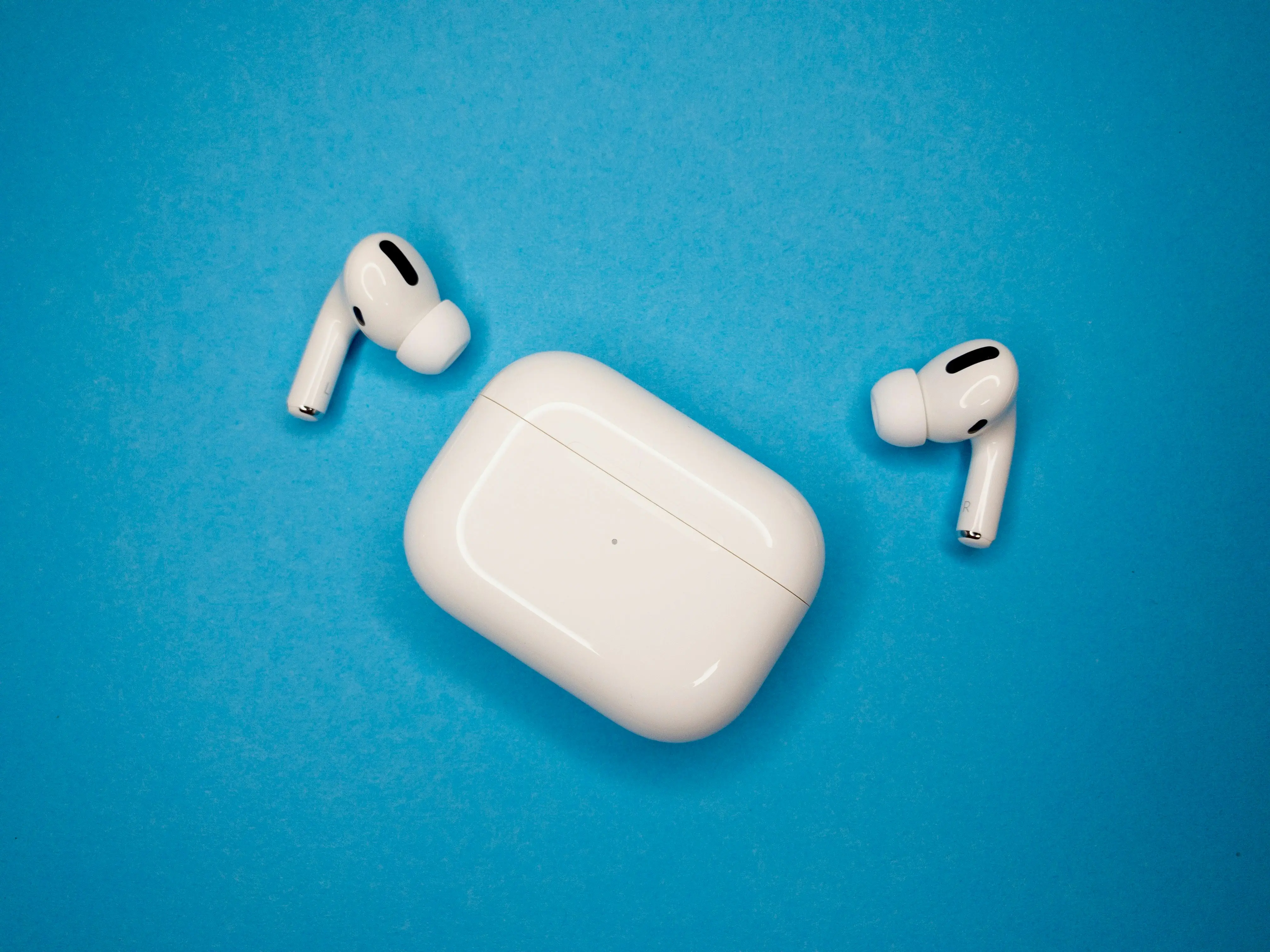 'See something you like?' Leaked video offers first look at Apple AirPods with camera