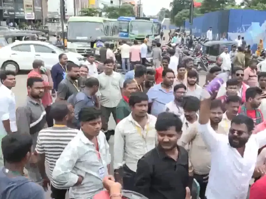 80 protestors arrested as app-based ride drivers' stir turns violent in Bhubaneswar, 13 cops injured