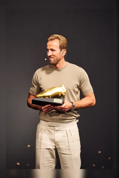 Harry Kane wins second European Golden Shoe award and has 'no itch' to return to Premier League Harry Kane wins second European Golden Shoe award and has 'no itch' to return to Premier League