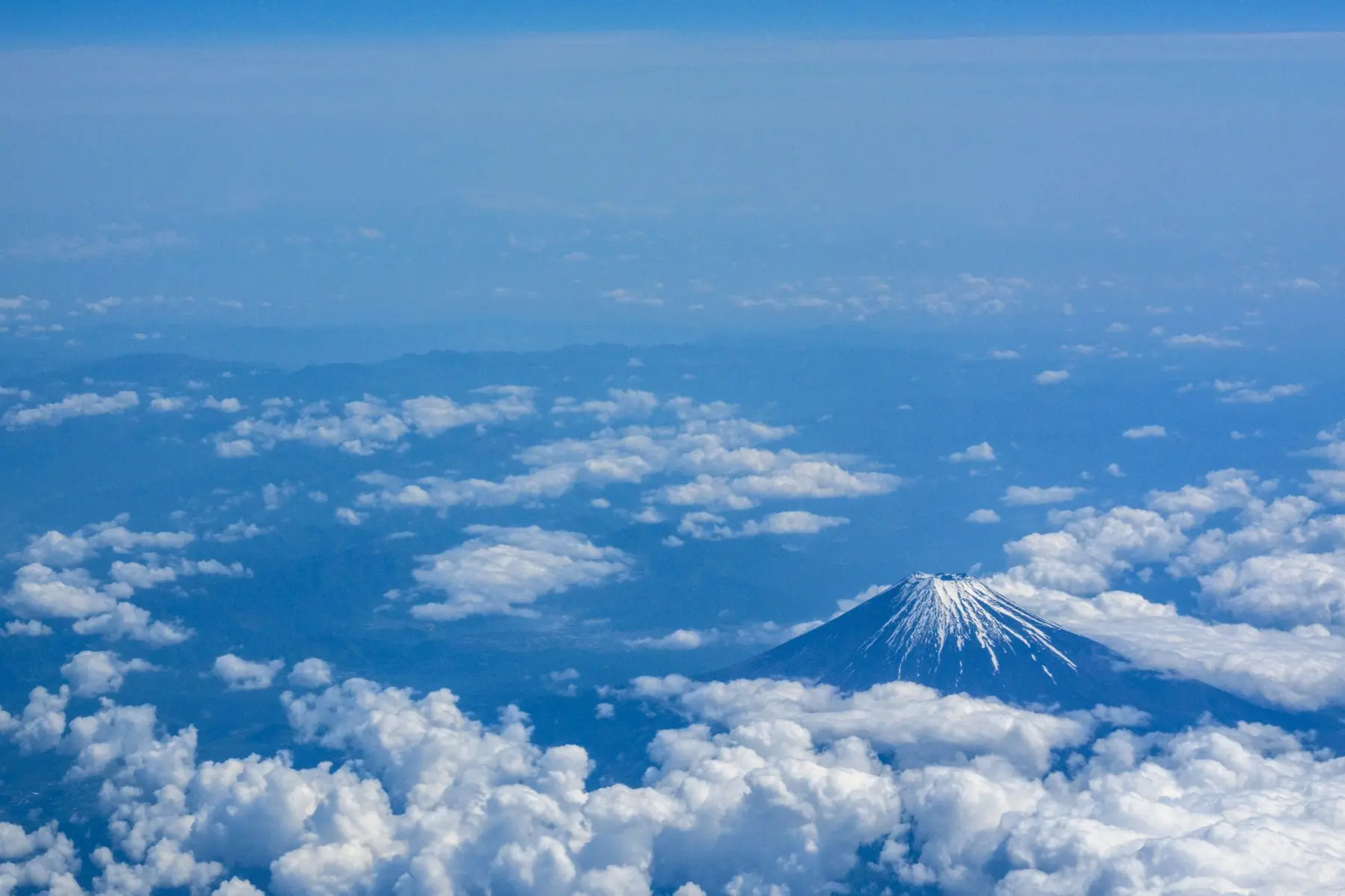 ‘Wait here, I’m going to the summit’: Japanese father leaves tired 7-year-old son alone on Mount Fuji, sparks outrage