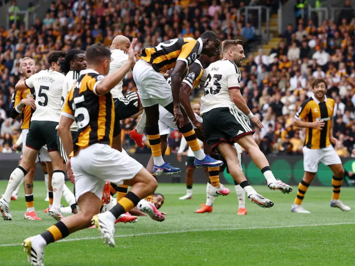 Premier League: Hull City stun Manchester United 2-0 for first-ever win over Red Devils Premier League: Hull City stun Manchester United 2-0 for first-ever win over Red Devils