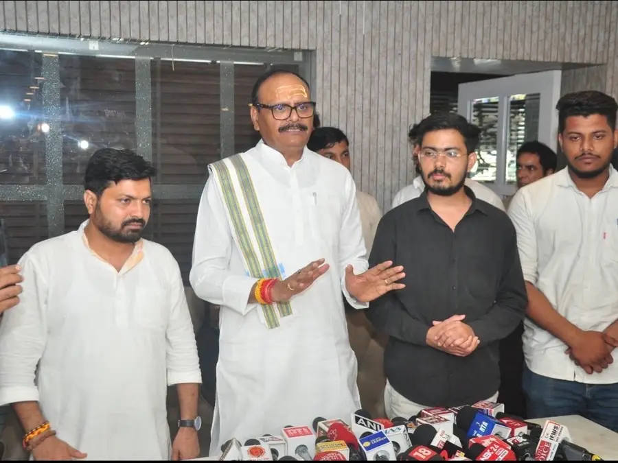 UP Deputy CM Brajesh Pathak meets anti reservation activists, assures Centre will consider demands