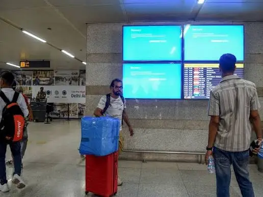 15 flights diverted as heavy rain, thunderstorm lash national capital; IMD issues red alert 15 flights diverted as heavy rain, thunderstorm lash national capital; IMD issues red alert