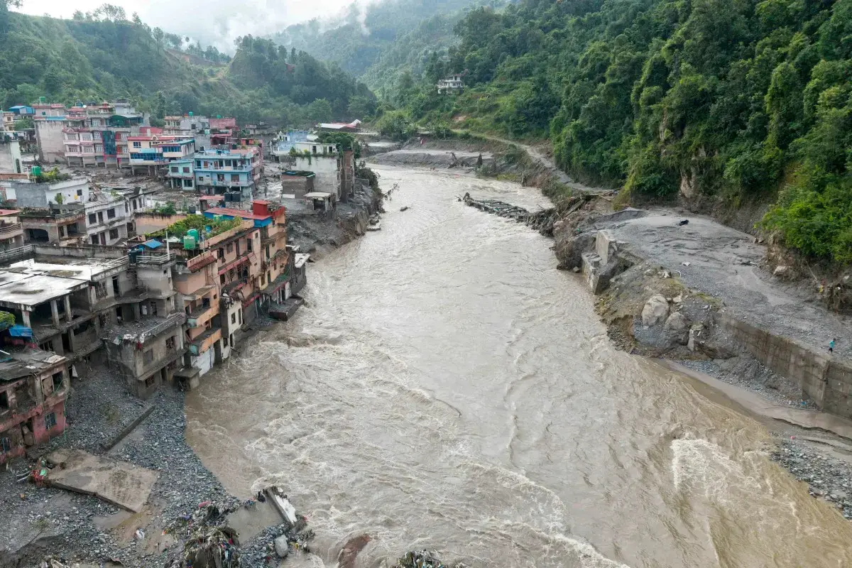 Nepal flood waters surge in UP: 3 bodies recovered as Gandak river gates opened