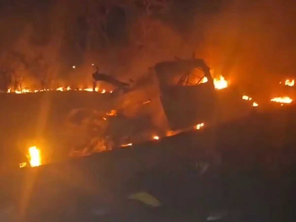 Zimbabwe crash: 27 churchgoers killed after minibus collides with truck Zimbabwe crash: 27 churchgoers killed after minibus collides with truck