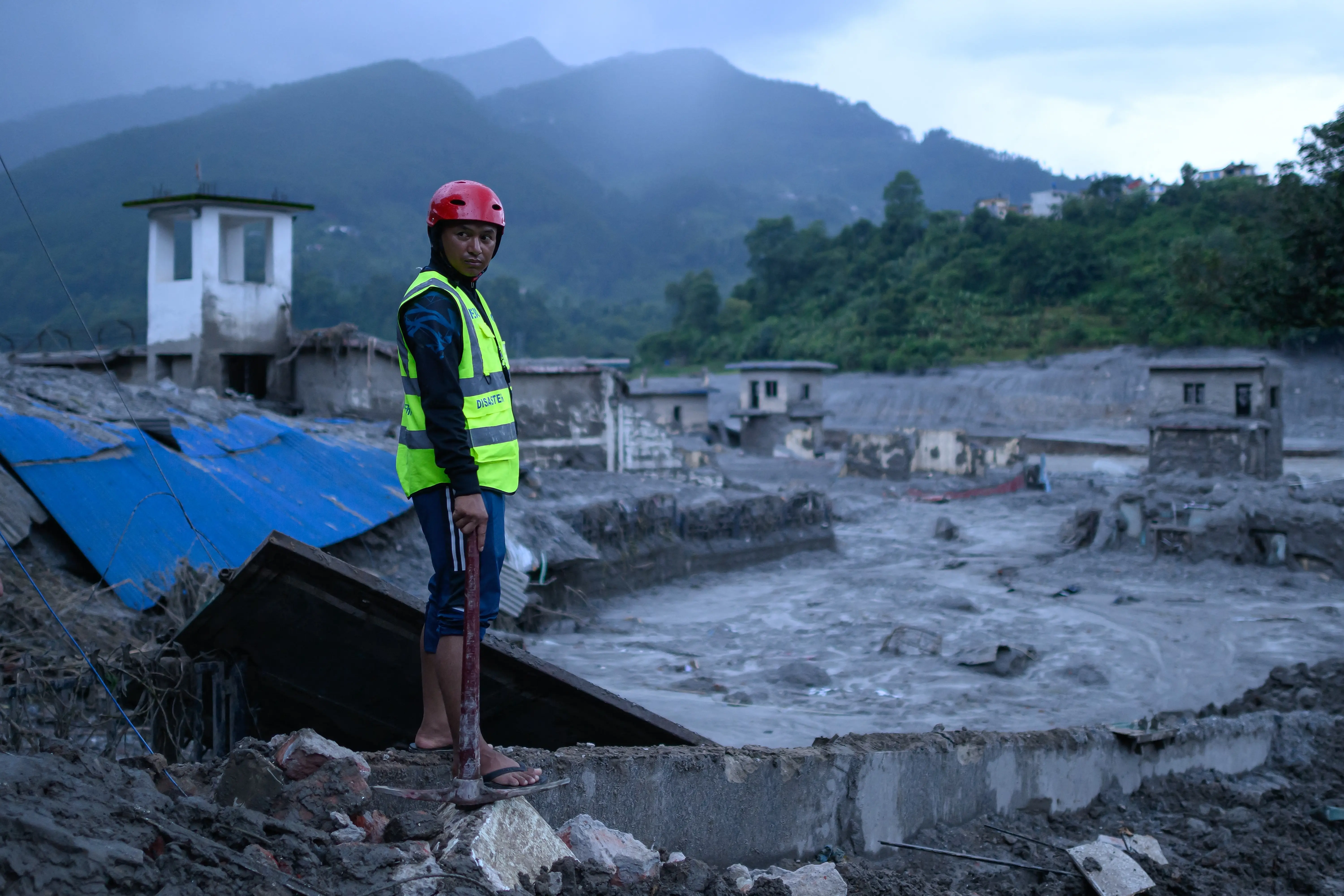 Nepal-Tibet floods: Death toll rises to 750, over 3,000 remain missing as rescuers battle poor weather