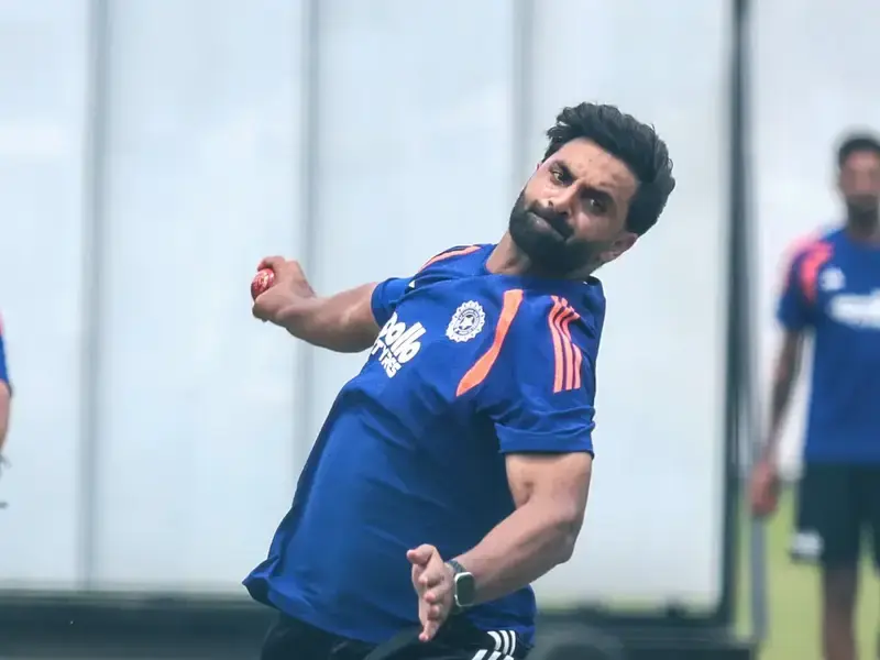 Auqib Nabi joins Surrey for county stint ahead of New Zealand tour Auqib Nabi joins Surrey for county stint ahead of New Zealand tour