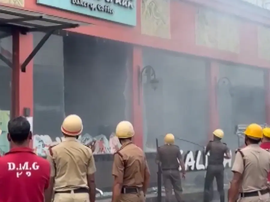 Fire breaks out at food plaza outside Kolkata’s Sealdah station