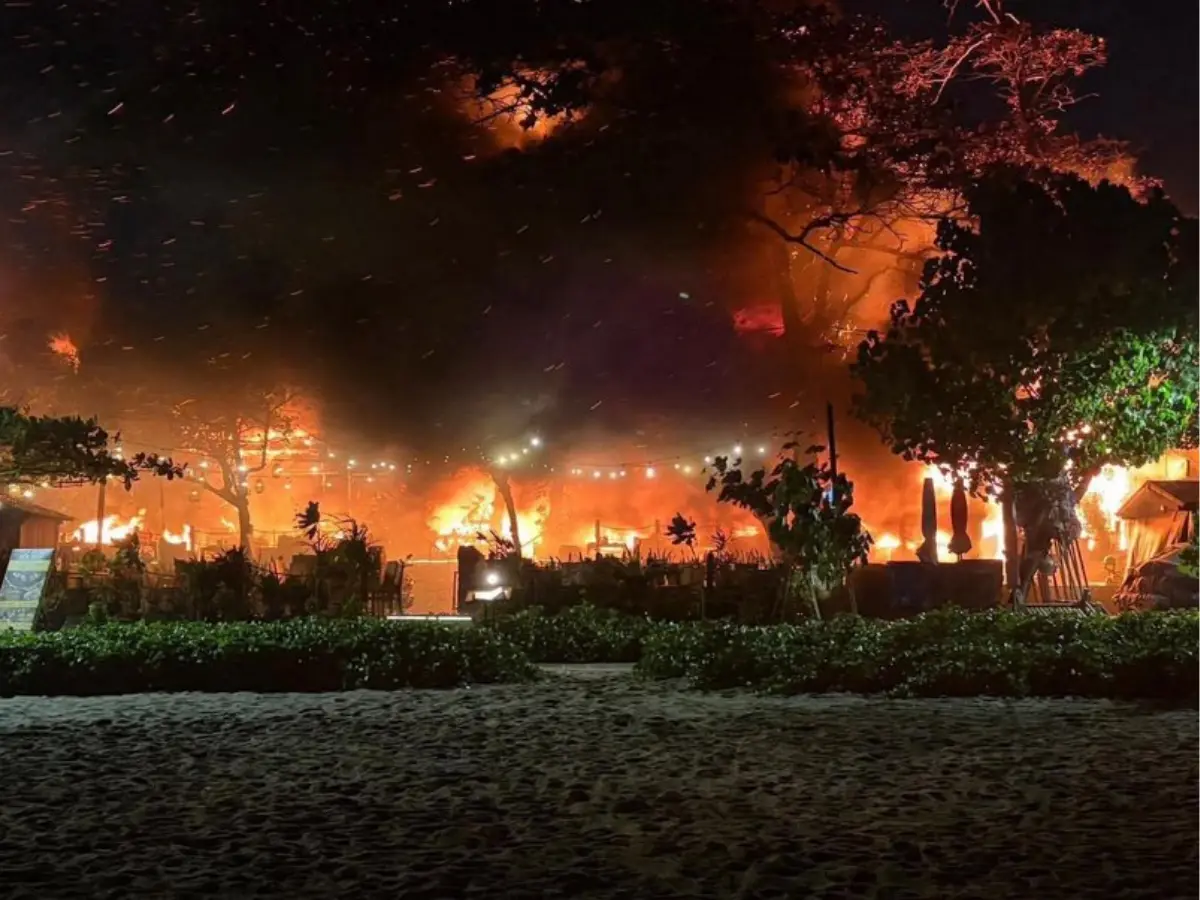 Balloons explode setting popular Bali restaurant on fire and burning it down to the ground Balloons explode setting popular Bali restaurant on fire and burning it down to the ground