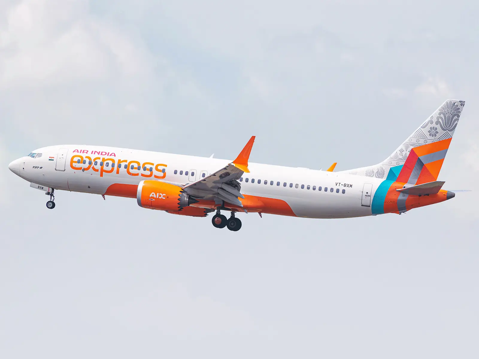 ‘Bomb’ note triggers emergency landing of Air India Express flight in Ahmedabad ‘Bomb’ note triggers emergency landing of Air India Express flight in Ahmedabad