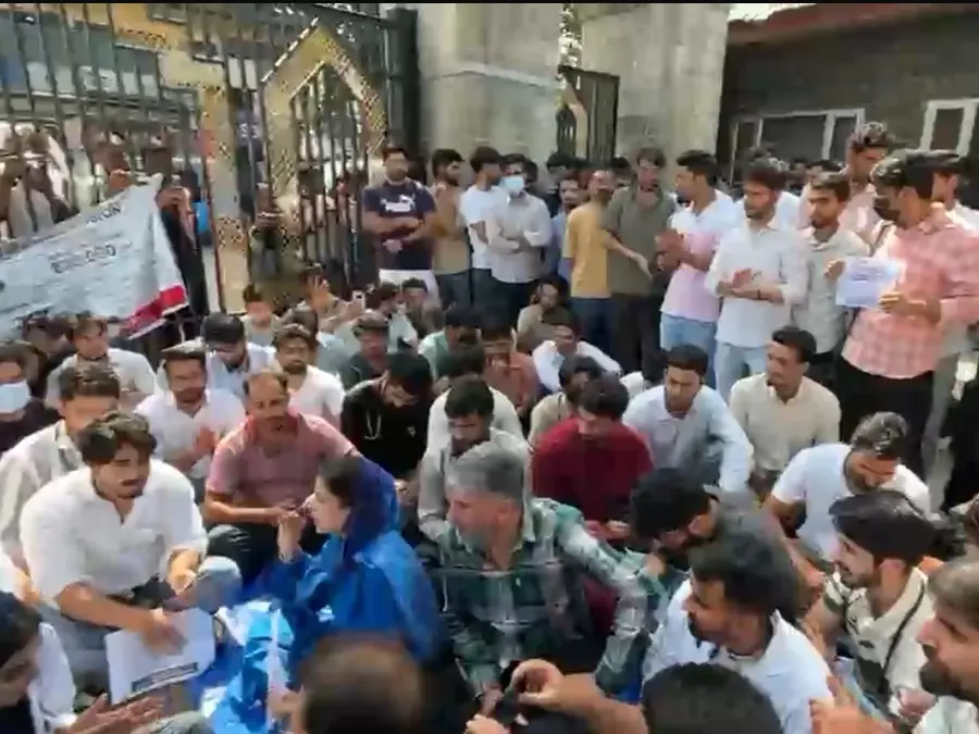 Kashmir medical interns protest over stipend, demand hike; PDP and Congress show support
