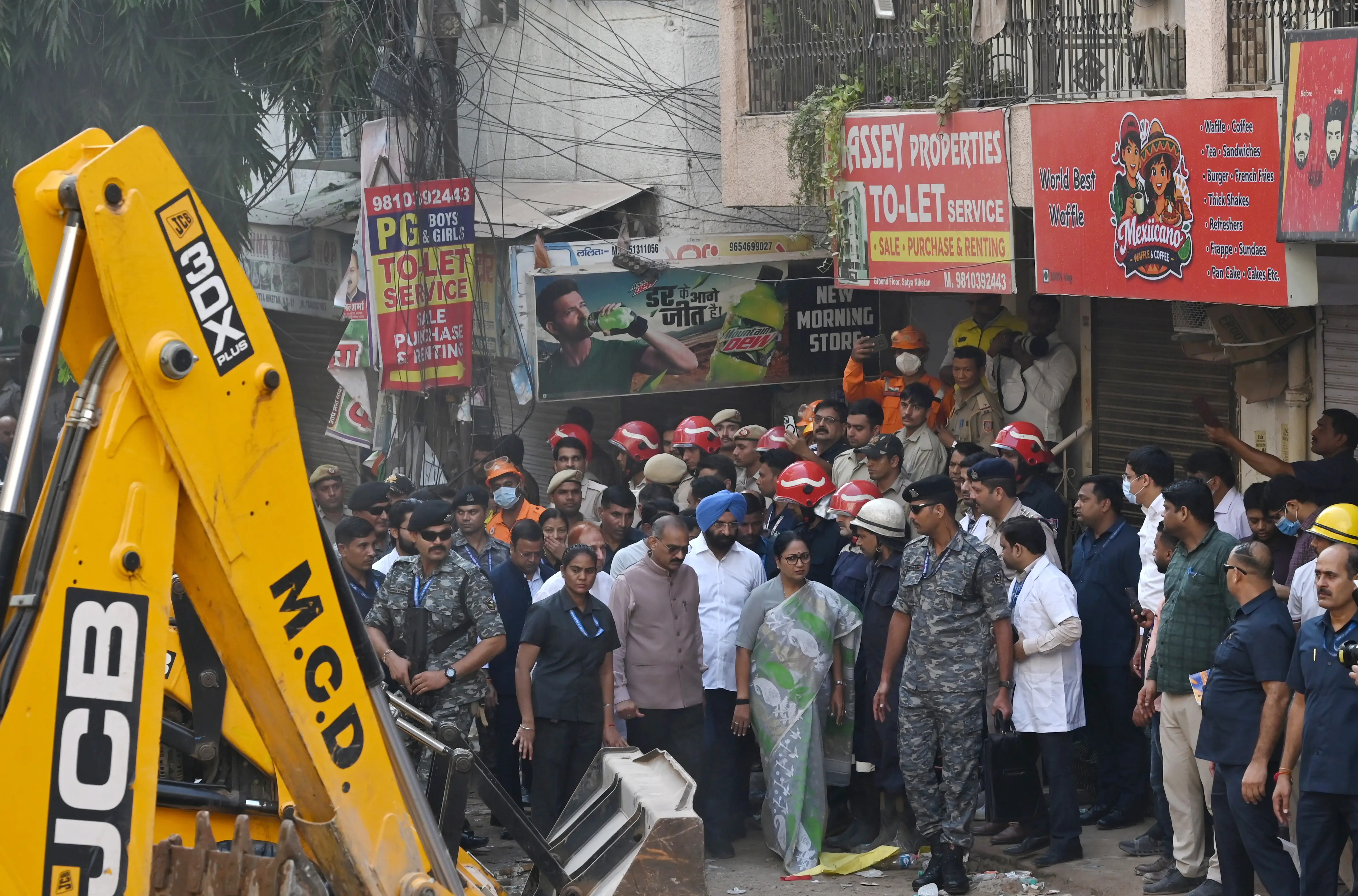 Delhi building collapse: Five MCD officials suspended as death toll ...