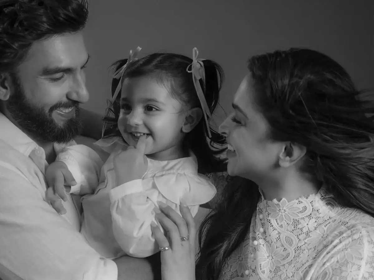 Deepika Padukone and Ranveer Singh melt hearts with pregnancy photoshoot featuring daughter Dua | See pics Deepika Padukone and Ranveer Singh melt hearts with pregnancy photoshoot featuring daughter Dua | See pics