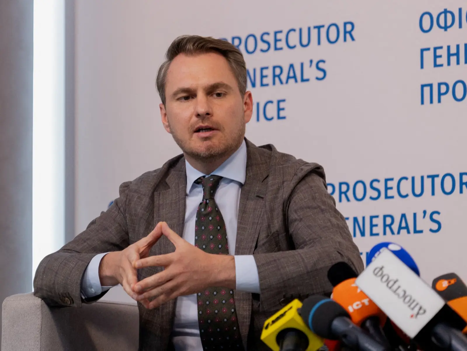 Gravitas | Fresh churn in Zelensky's team: Ukraine's prosecutor general quits amid corruption probe