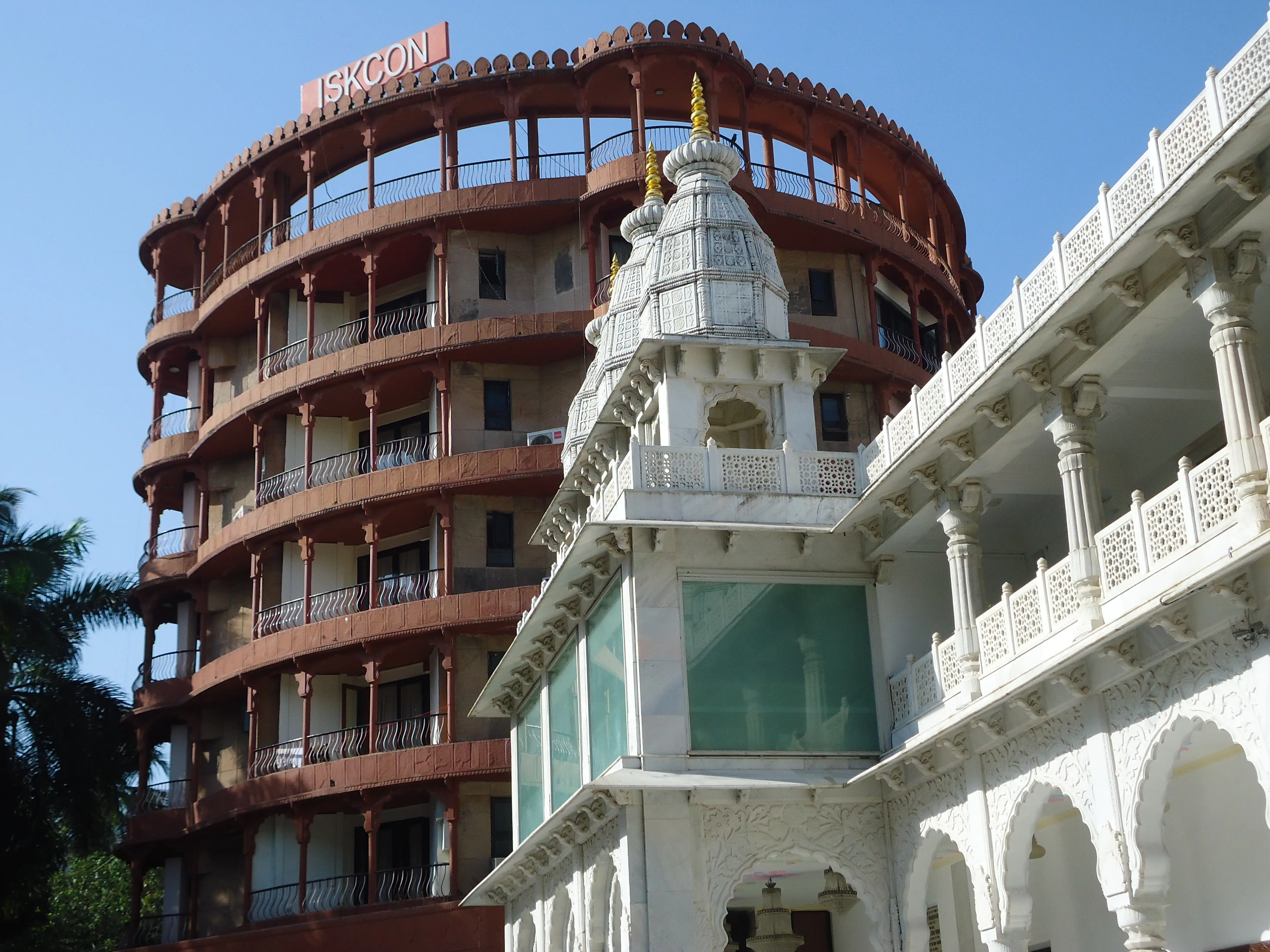 Cockroaches, rodent droppings: FDA suspends licences of IRCTC, ISKCON kitchens Cockroaches, rodent droppings: FDA suspends licences of IRCTC, ISKCON kitchens