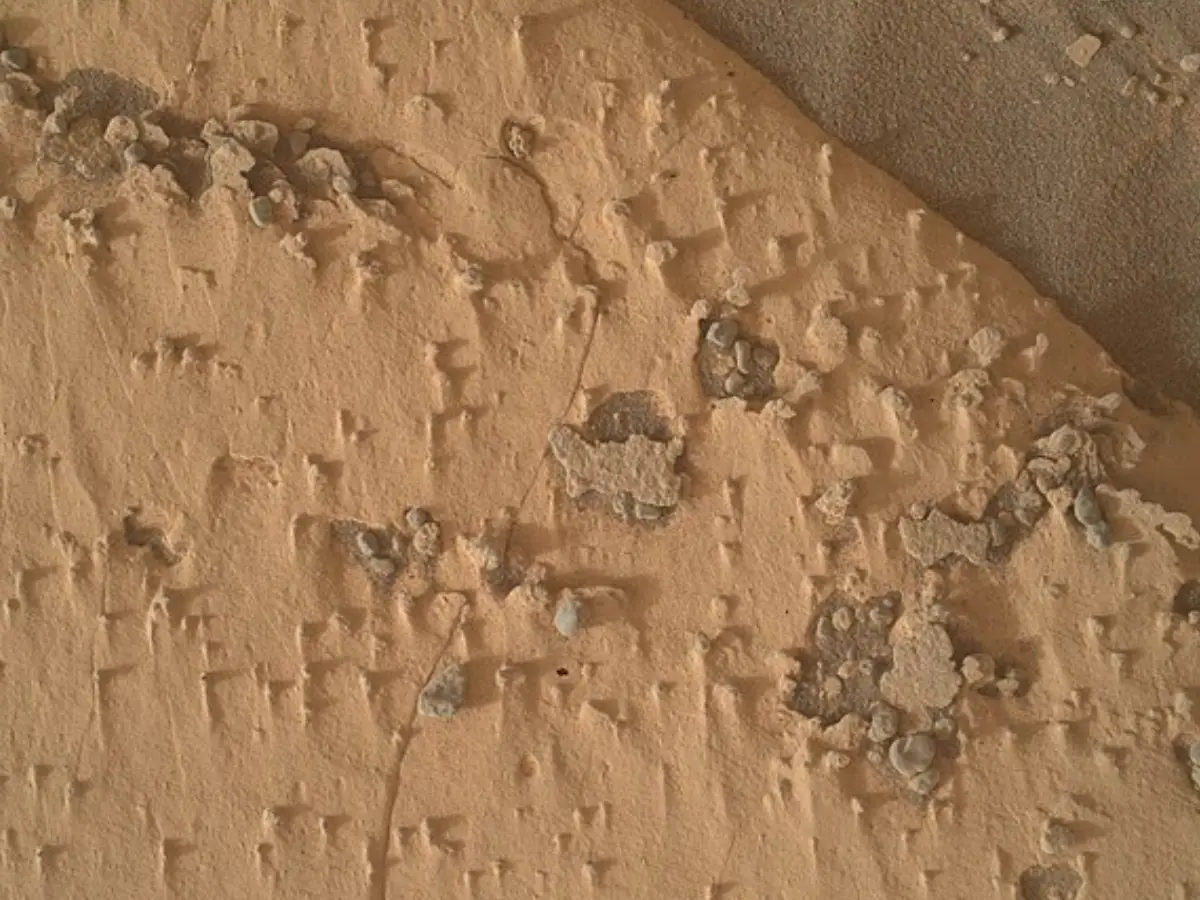 'Hole' new mystery on Mars: NASA finds strange pits inside Gale Crater and no explanation 'Hole' new mystery on Mars: NASA finds strange pits inside Gale Crater and no explanation