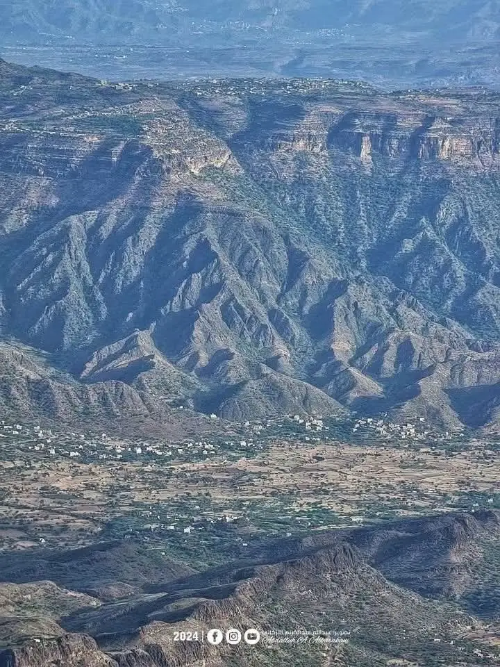 Yemen’s Saudi-backed government forces claim full control of strategic 'Mount Qarfan' in Taiz