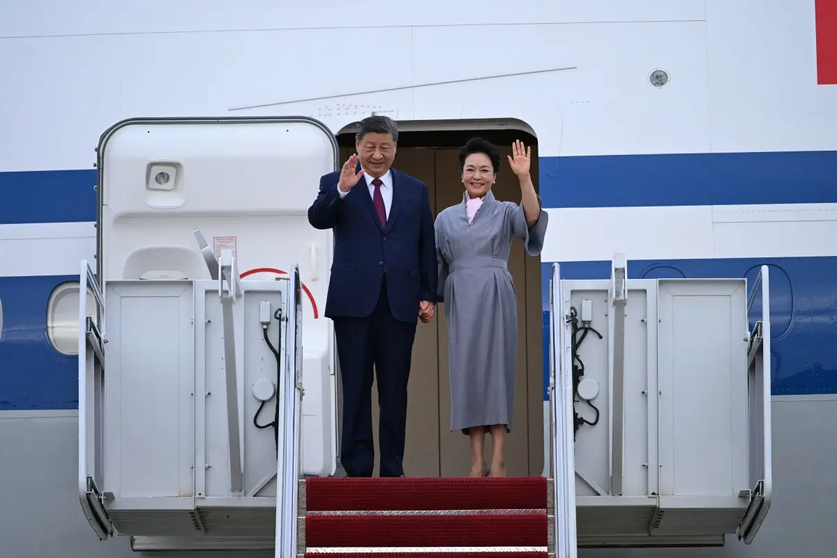 Xi Jinping arrives in the US as Trump personally welcomes him at airport
