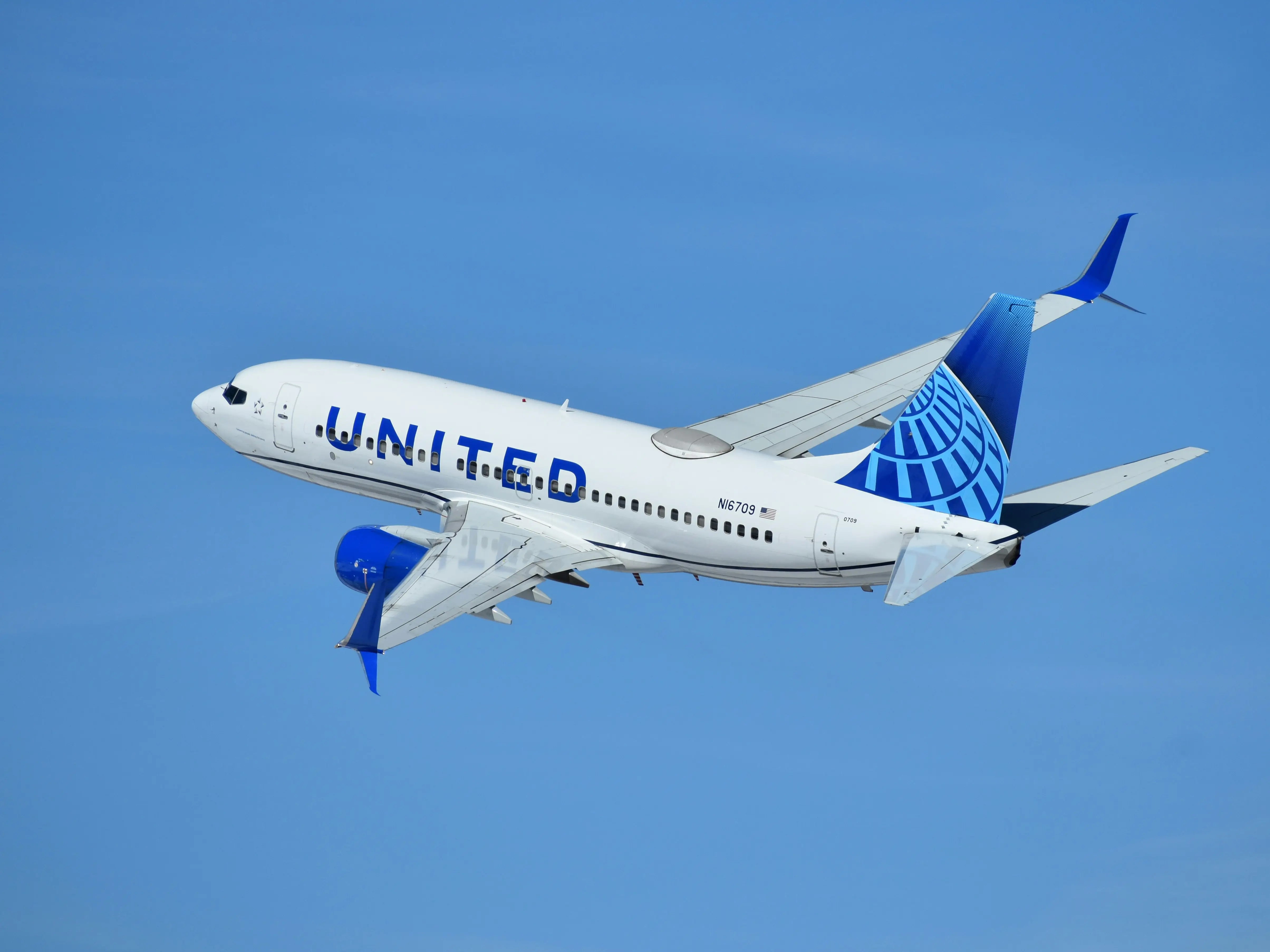 Woman alleges man 'stared and masturbated' on United flight, and crew took no action Woman alleges man 'stared and masturbated' on United flight, and crew took no action